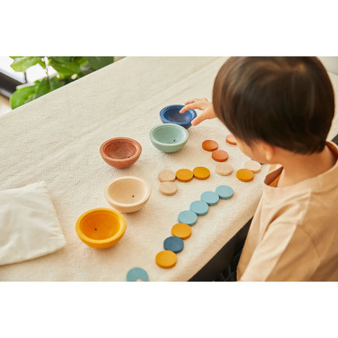 Sort & Count Cups 分類碗和硬幣